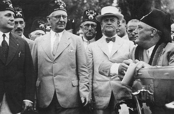 FDR besucht ein Krankenhaus