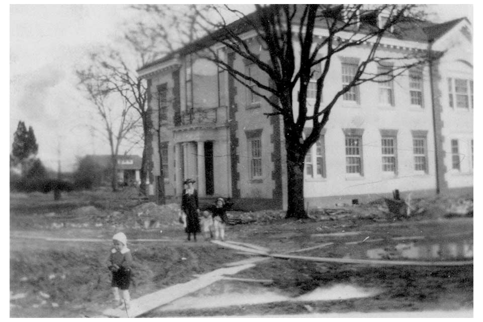 Erstes bekanntes Foto des ersten Shriners-Krankenhauses in Shreveport, Louisiana