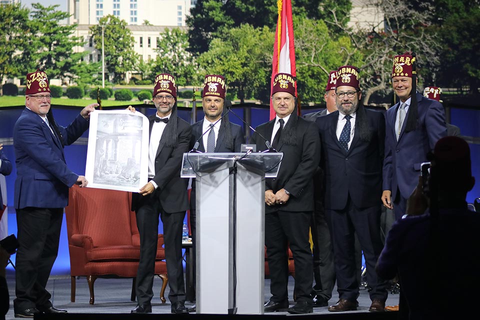 Lubnan Shriners et autres Shriners avec charte