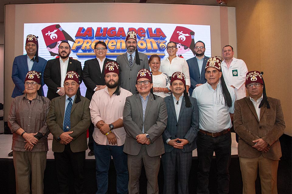 Adlige und Gäste des El Salvador Shrine Club.