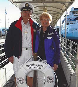 Shriner und Frau Mitglieder des Yacht Clubs