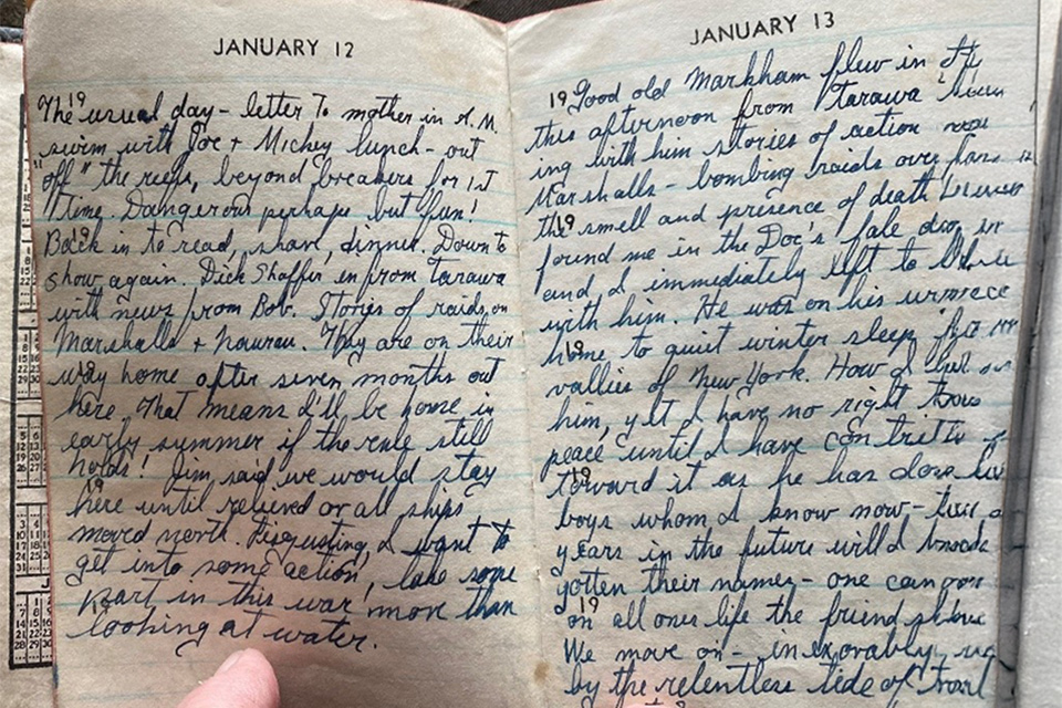 Patrick Adair tient le journal de son père