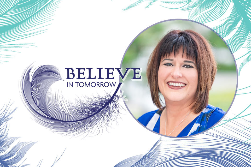 Believe in Tomorrow-Text mit Headshot von JoLynn Dickens