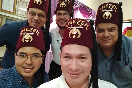 jeunes-shriners-selfie